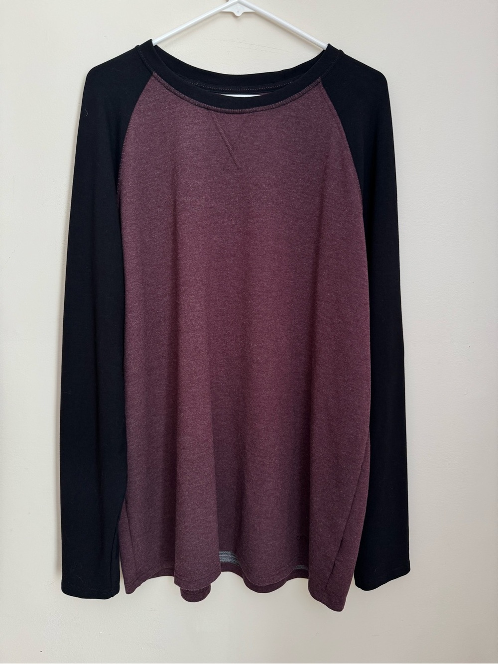 Orvis Raglan Long Sleeve Colorblock T-Shirt Men’s XL Burgundy Black Casual Tee